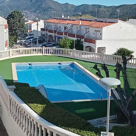 Holiday home Piscine Clims Parking Prive Lave Vaisselle Machine A Laver Roses